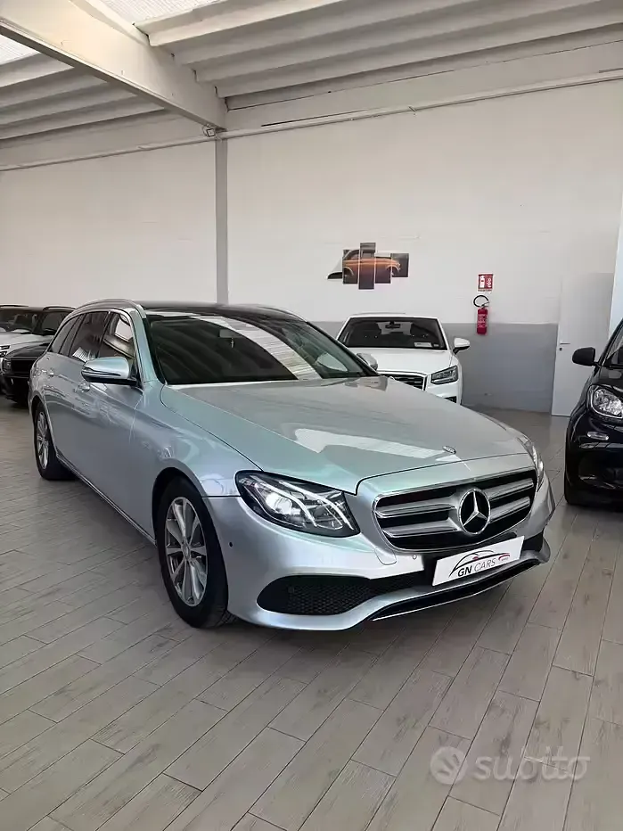 Usata Mercedes E220 Premium Plus 194 CV (142 kW) 2017 Grigio Station wagon