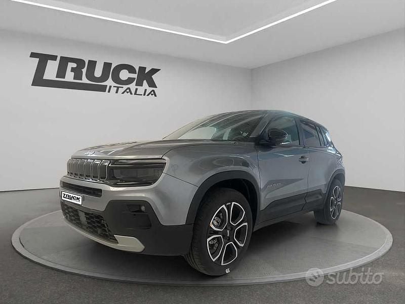 Gray Nuova 2025 Jeep Avenger Summit SUV | 26.950 € (Buon prezzo) - Immagine 1/4