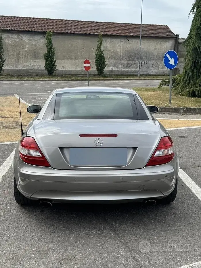 Usata Mercedes SLK200 163 CV (119 kW) 2006 Grigio Cabrio