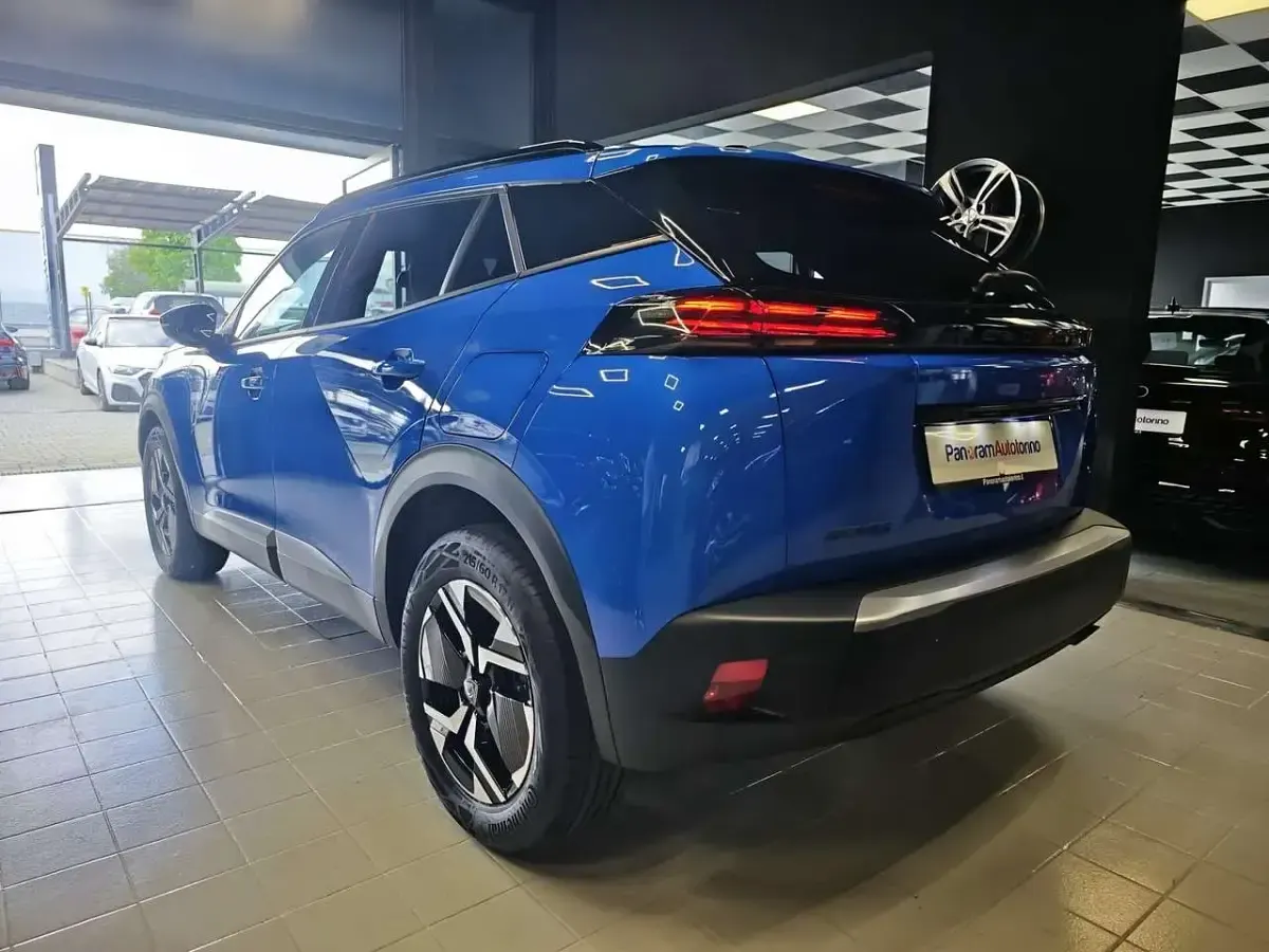 Usata Peugeot 2008 S 102 CV (75 kW) 2024 Blu/azzurro SUV