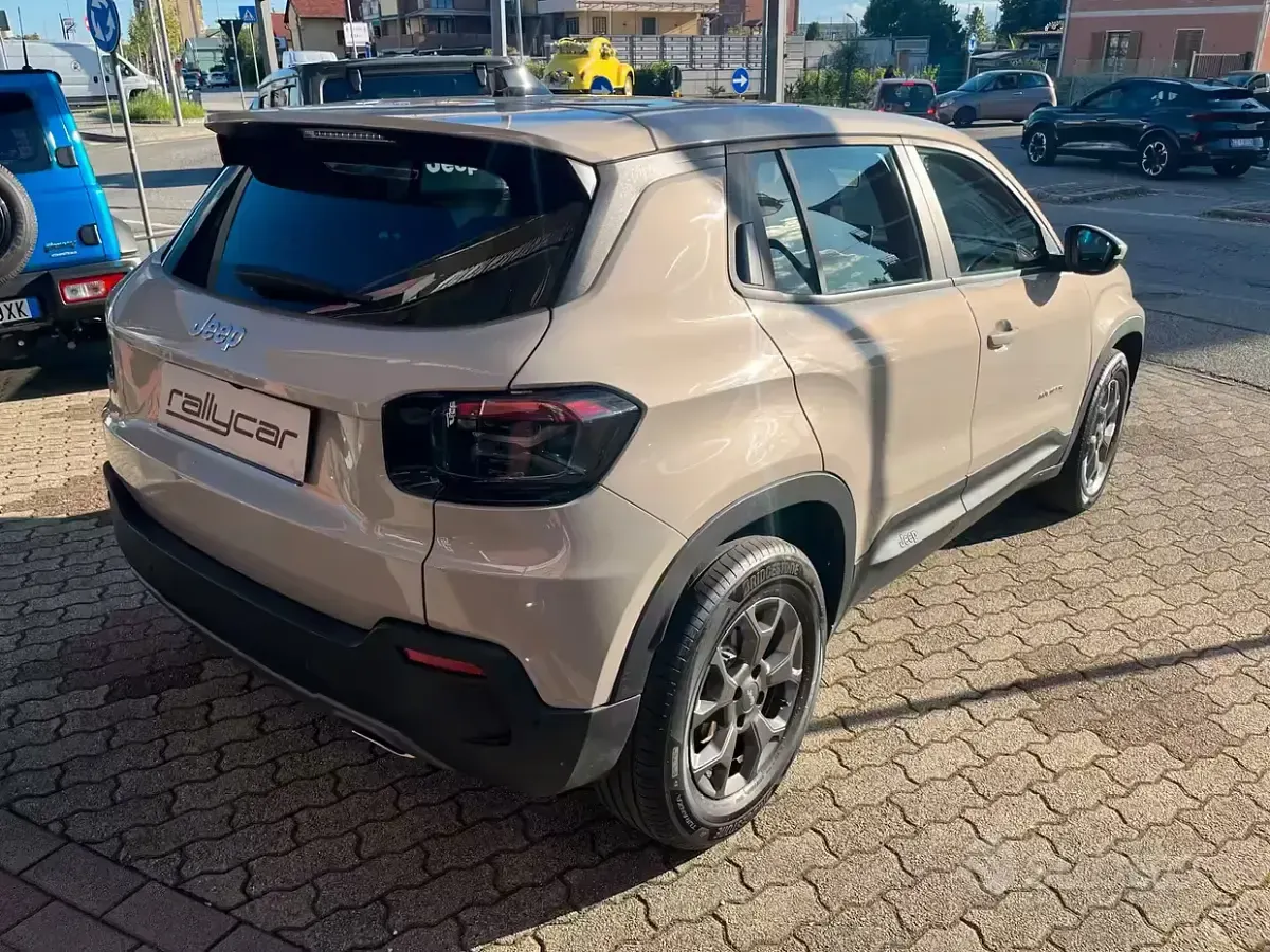Usata Jeep Avenger Longitude 101 CV (74 kW) 2024 Marrone SUV