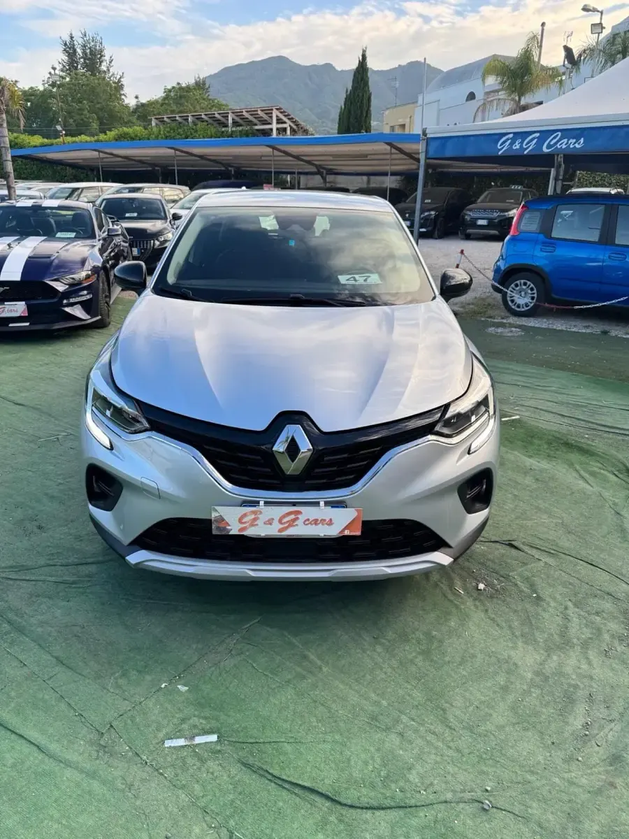 Usata Renault Captur Techno 91 CV (66 kW) 2024 Grigio SUV