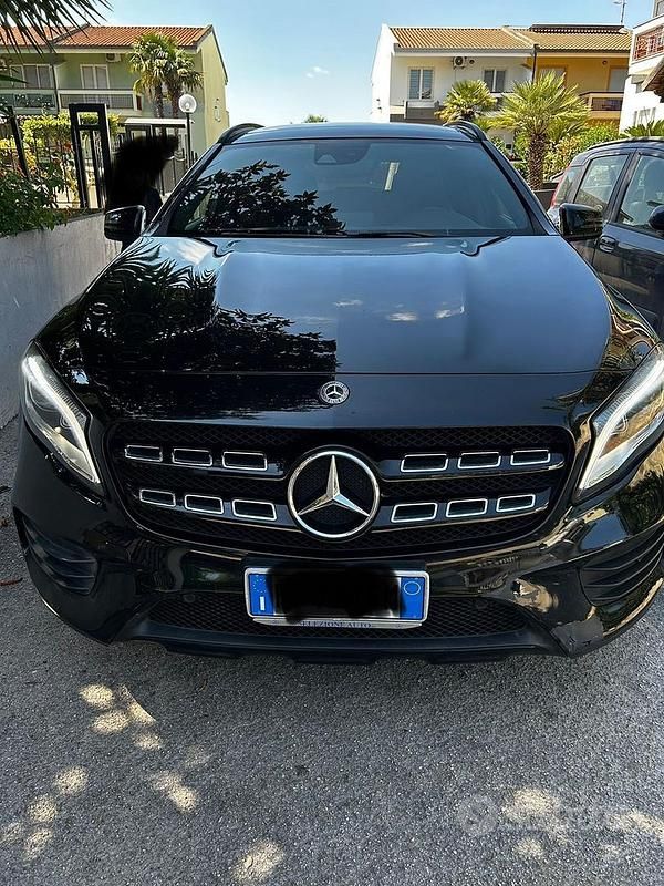 Usata Mercedes GLA200 Edition 136 CV (100 kW) 2018 Nero SUV