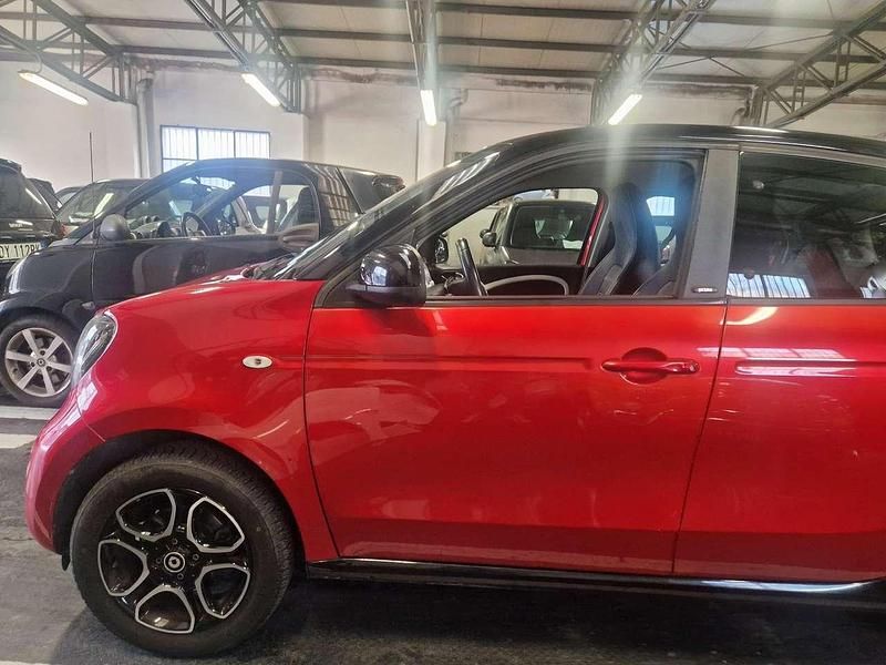 Usata Smart ForFour Prime 71 CV (52 kW) 2015 Rosso Utilitaria