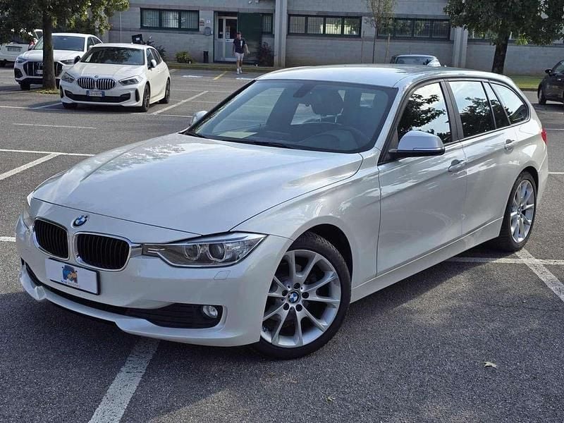 Bianco Usata 2014 BMW 320 Comfort Edition Station wagon | 8700 € (Ottimo prezzo) - Immagine 1/4