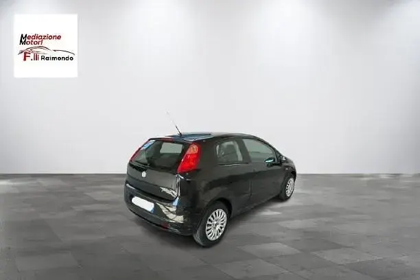 Usata Fiat Grande Punto Dynamic 90 CV (66 kW) 2009 Nero Utilitaria