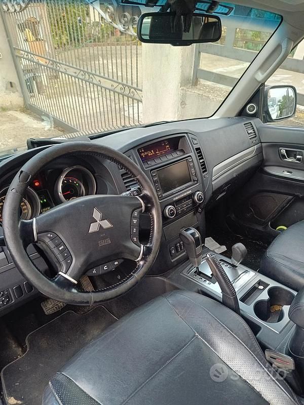 Usata Mitsubishi Pajero 200 CV (147 kW) 2011 Blu SUV