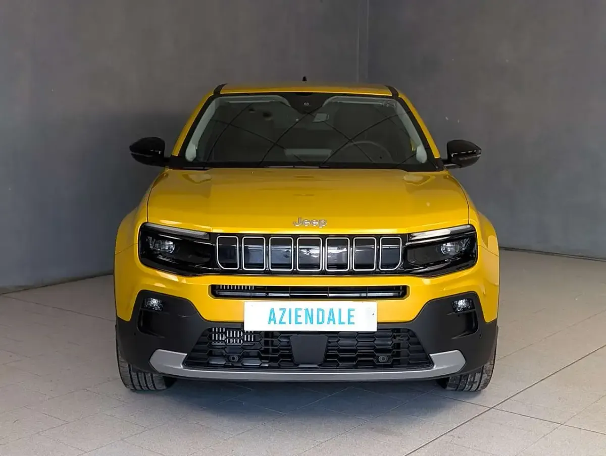 Usata Jeep Avenger Summit 101 CV (74 kW) 2025 Oro SUV