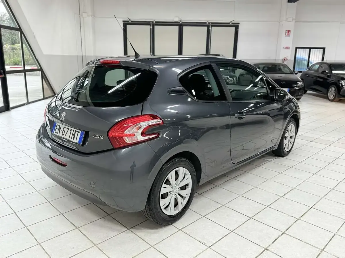 Usata Peugeot 208 Access 82 CV (60 kW) 2012 Grigio Utilitaria