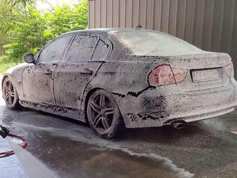 Usata BMW 318 143 CV (105 kW) 2009 Nero Berlina