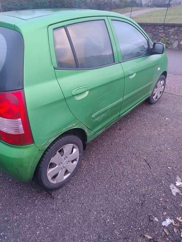 Usata Kia Picanto EX 65 CV (47 kW) 2004 Verde Utilitaria