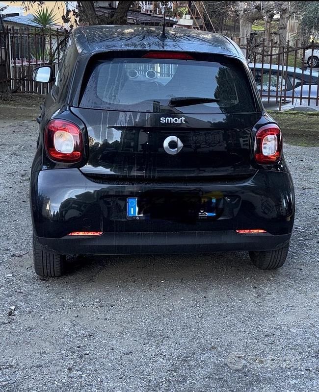 Usata Smart ForFour 71 CV (52 kW) 2017 Nero Utilitaria