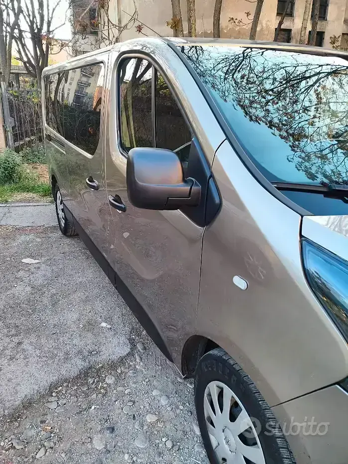 Usata Opel Vivaro 140 CV (102 kW) 2015 Monovolume