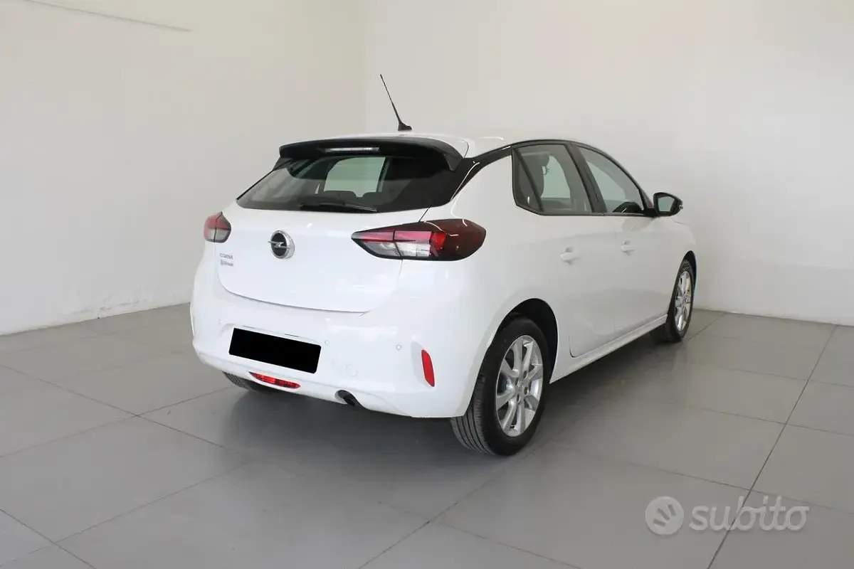Usata Opel Corsa Ultimate 75 CV (55 kW) 2023 Bianco Utilitaria