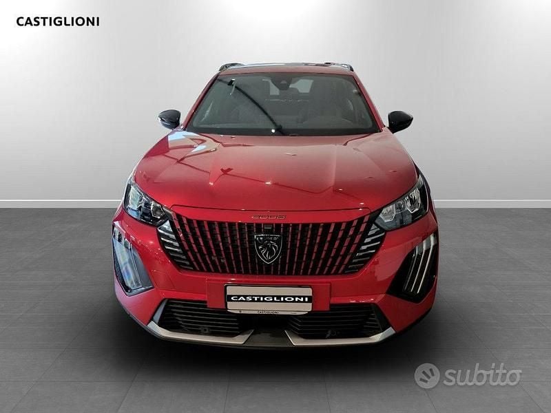 Nuova Peugeot 2008 Allure 100 CV (73 kW) 2025 Rosso SUV
