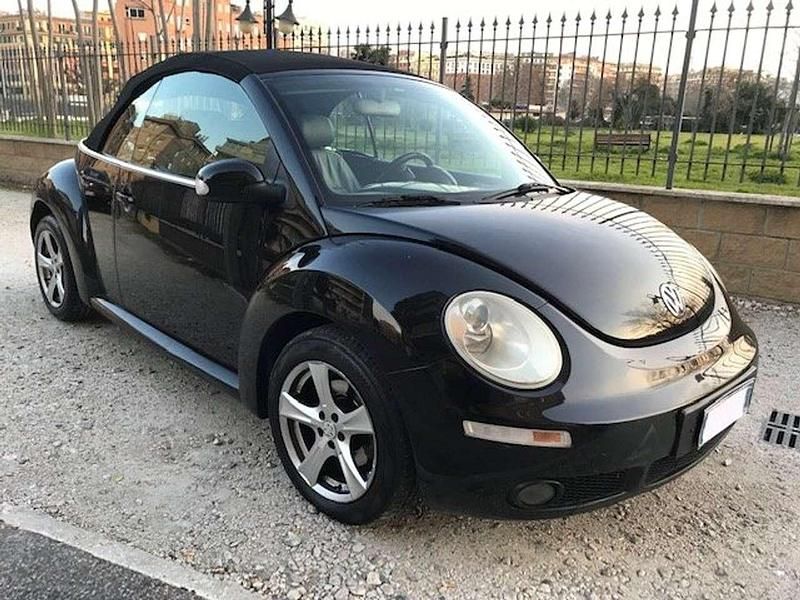 Usata VW New Beetle 105 CV (77 kW) 2006 Nero Utilitaria