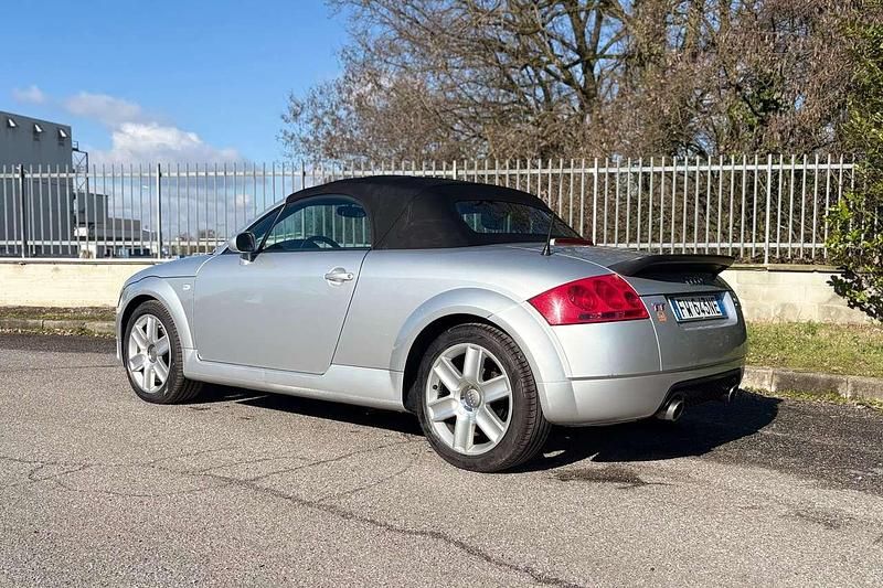 Usata Audi TT Roadster 250 CV (183 kW) 2004 Argento Cabrio