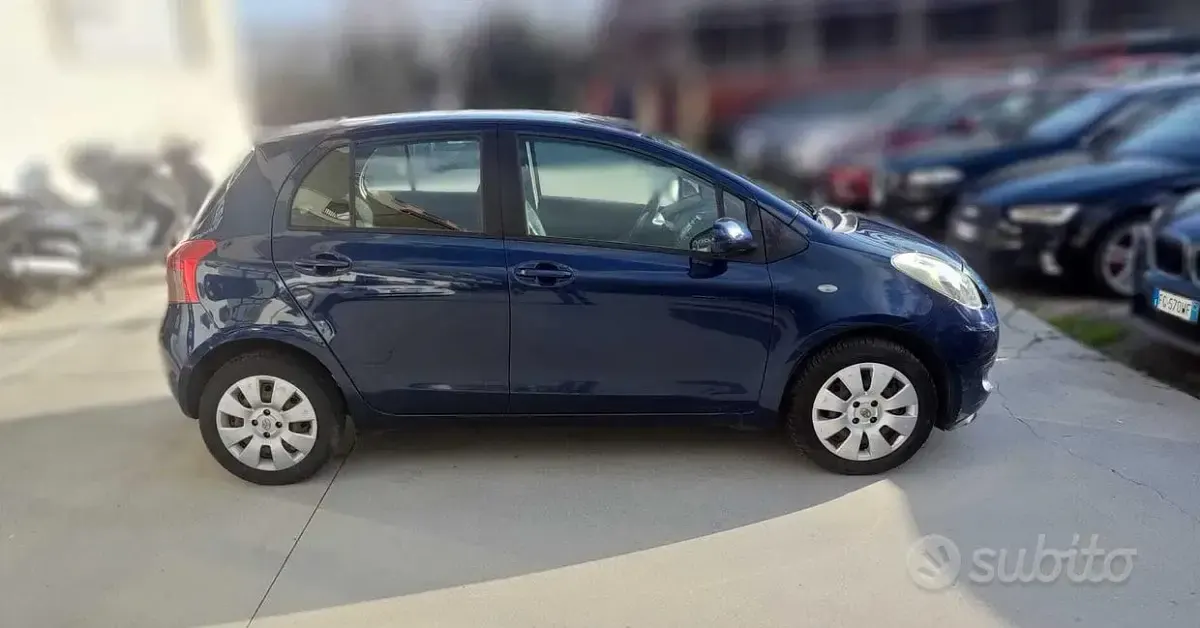 Usata Toyota Yaris Sol 69 CV (50 kW) 2008 Blu Utilitaria