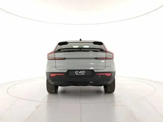 Usata Volvo EC40 Core 136 kW (185 CV) 2024 Argento SUV