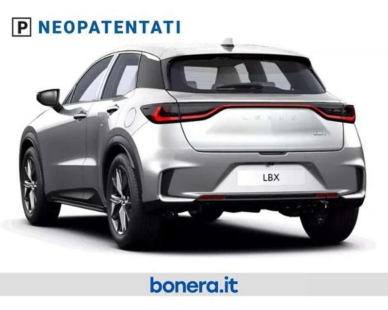 Nuova Lexus LBX 136 CV (100 kW) 2026 Silver (non ord) SUV