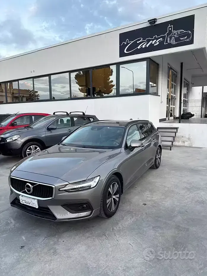 Usata Volvo V60 R-Design 150 CV (110 kW) 2019 Grigio Station wagon