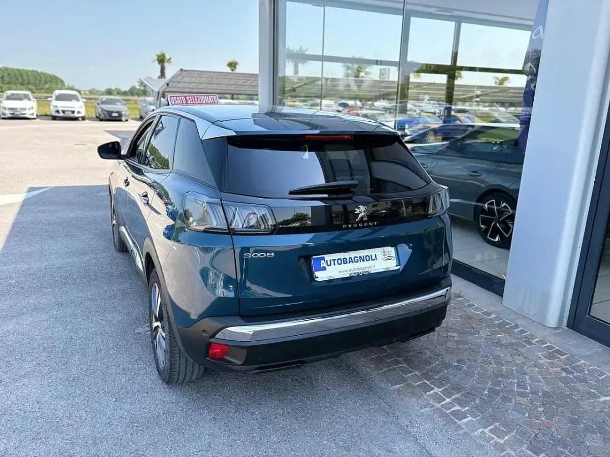 Usata Peugeot 3008 Allure 131 CV (96 kW) 2021 Blu SUV