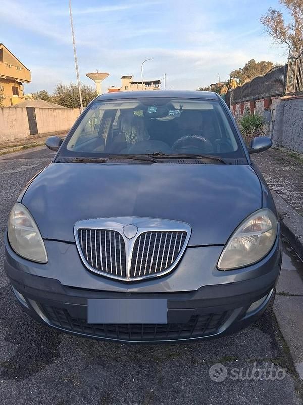 Usata Lancia Ypsilon 60 CV (44 kW) 2006 Grigio Utilitaria