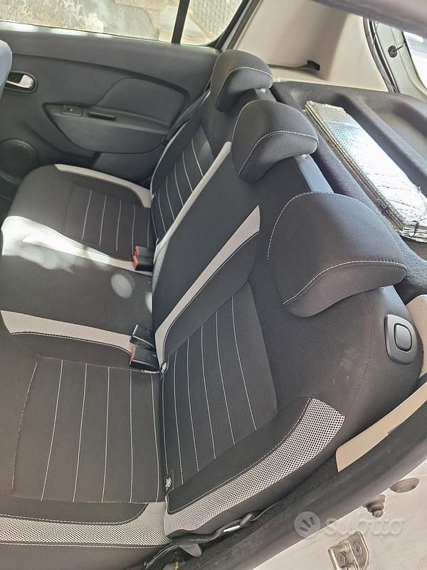 Usata Dacia Sandero Stepway 75 CV (55 kW) 2019 Bianco Utilitaria