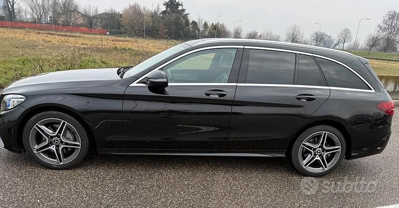 Usata Mercedes C220 Premium 194 CV (142 kW) 2020 Nero Station wagon