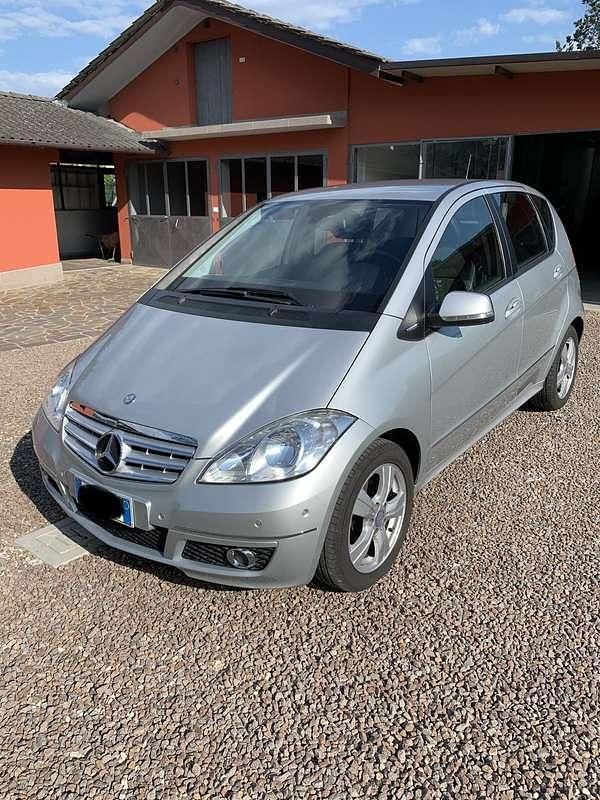 Argento Usata 2008 Mercedes A150 Avantgarde Monovolume | 5900 € (Cara) - Immagine 1/4