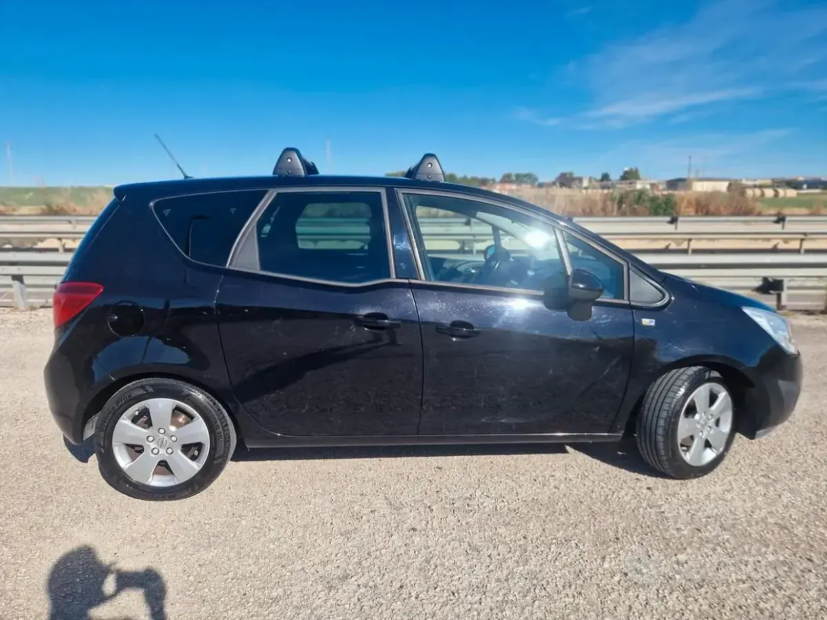 Usata Opel Meriva Cosmo 95 CV (69 kW) 2012 Nero Monovolume