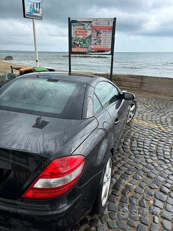 Usata Mercedes SLK200 2025 Nero Cabrio