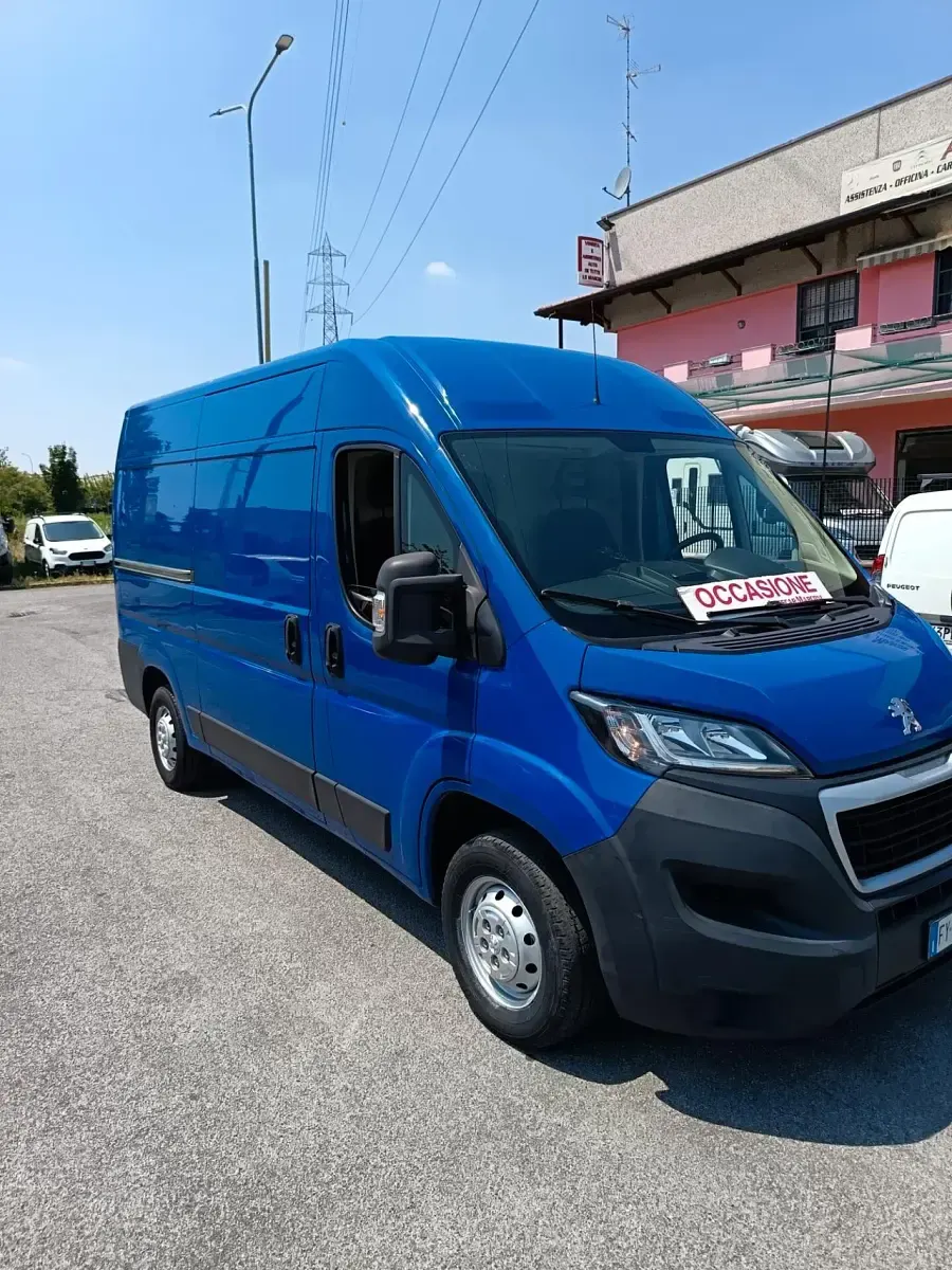 Usata Peugeot Boxer S 140 CV (102 kW) 2019 Blu Furgone