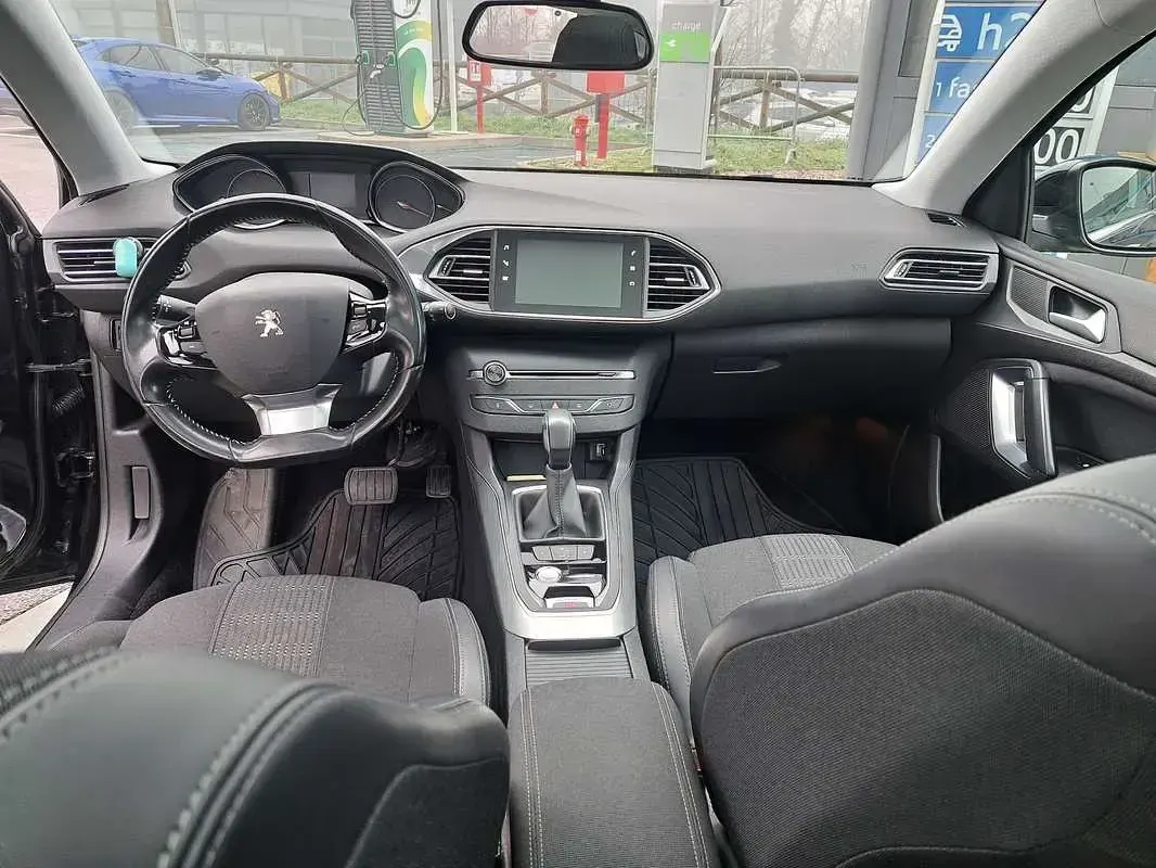 Usata Peugeot 308 SW Business-Line 120 CV (88 kW) 2018 Station wagon