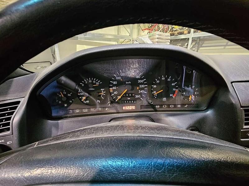 Usata Mercedes SL300 231 CV (169 kW) 1993 Argento Cabrio
