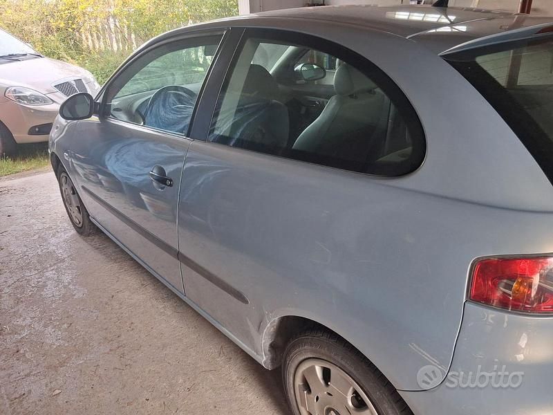 Usata Seat Ibiza 2002 Utilitaria
