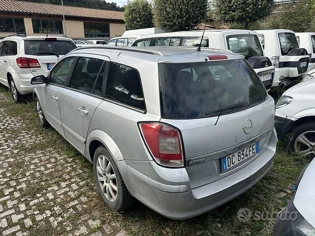 Usata Opel Astra Club 101 CV (74 kW) 2006 Grigio Station wagon