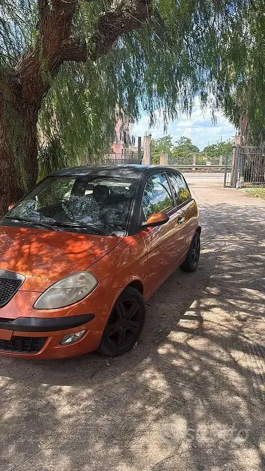 Usata Lancia Ypsilon 69 CV (50 kW) 2006 Marrone Utilitaria