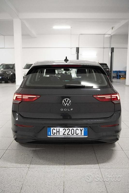 Usata VW Golf VIII 130 CV (95 kW) 2021 Berlina