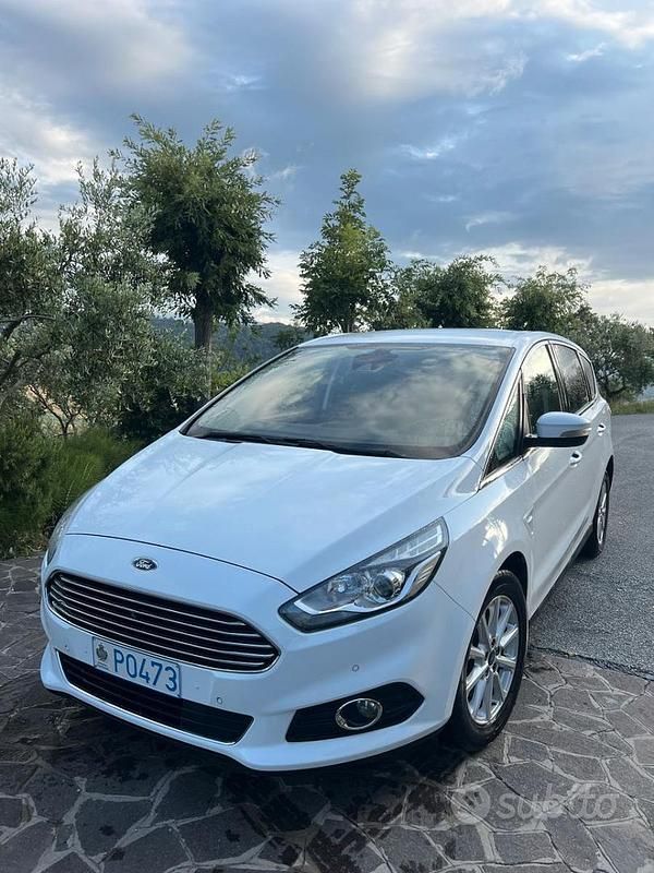 Usata Ford S-MAX Business Edition 150 CV (110 kW) 2017 Bianco Monovolume