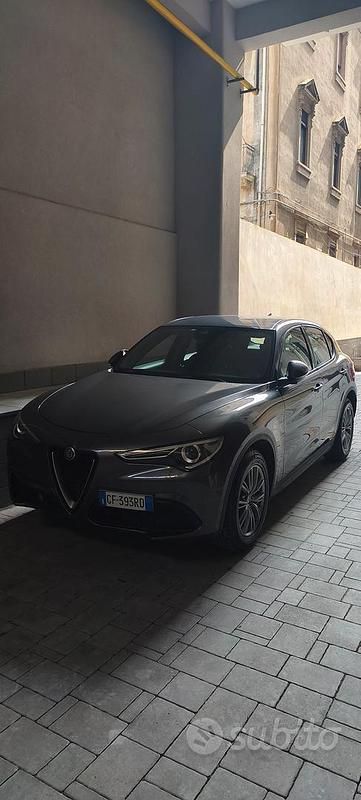 Usata Alfa Romeo Stelvio 160 CV (117 kW) 2021 Grigio SUV