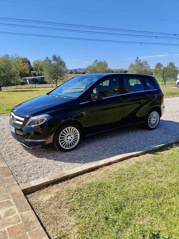 Usata Mercedes B200 Premium 156 CV (114 kW) 2015 Monovolume