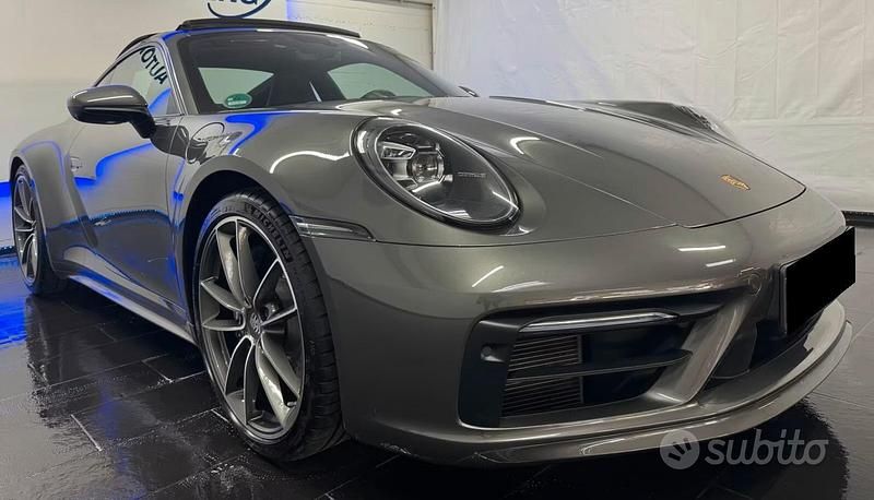 Usata Porsche 911 Carrera 385 CV (283 kW) 2023 Grigio Coupé