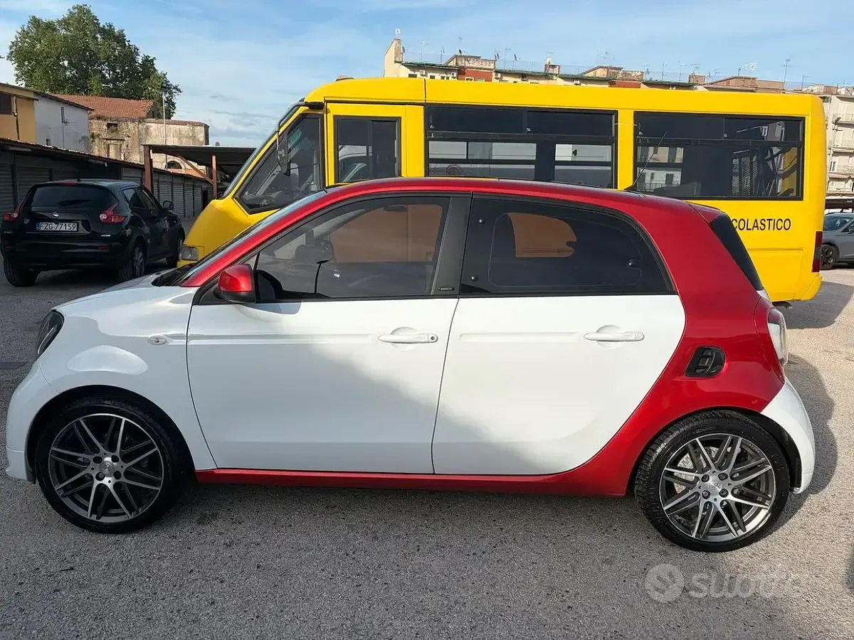 Usata Smart ForFour 90 CV (66 kW) 2018 Utilitaria