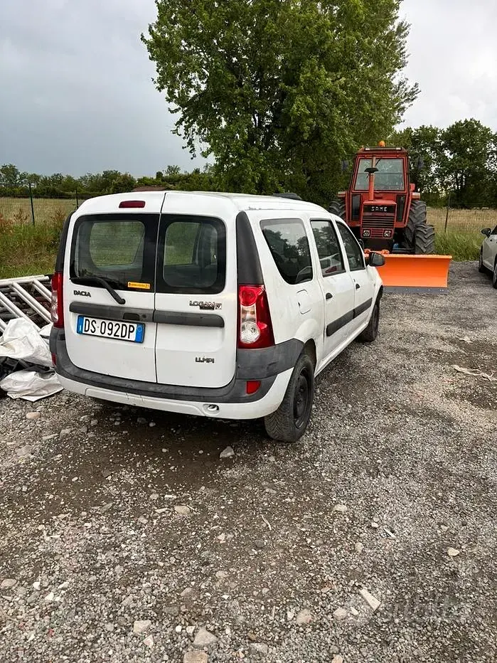 Usata Dacia Logan 68 CV (50 kW) 2008 Berlina