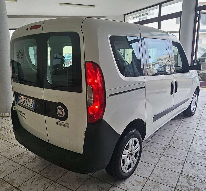 Usata Fiat Doblò Easy 95 CV (69 kW) 2017 Bianco Monovolume