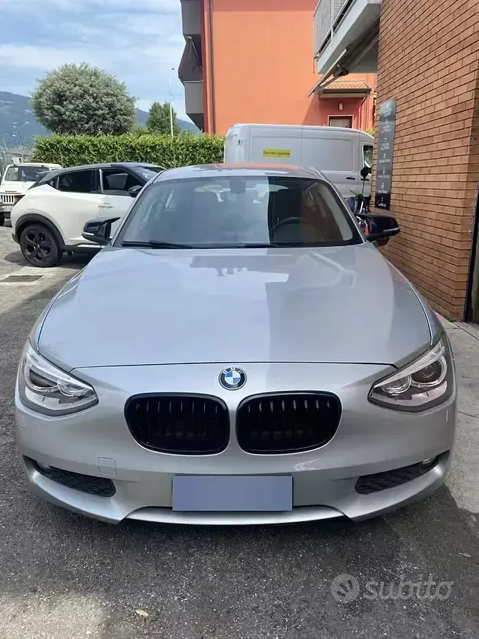 Usata BMW 114 102 CV (75 kW) 2012 Grigio Utilitaria