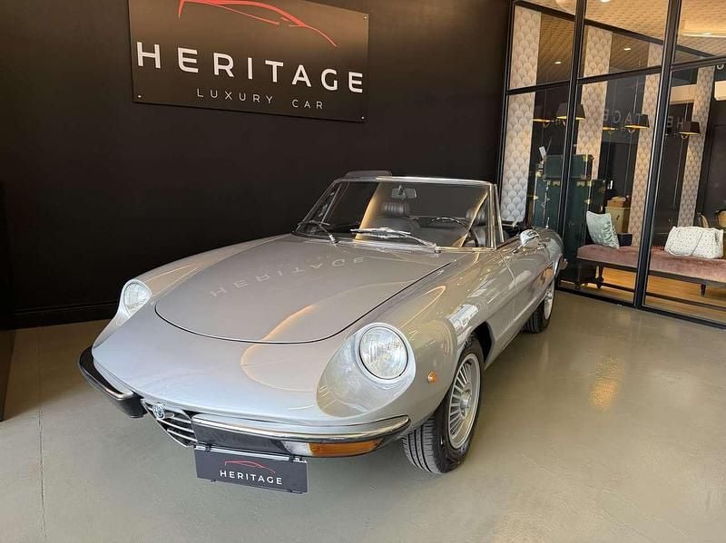 Begagnad Alfa Romeo Spider Veloce 109 HK (80 kW) 1972 Other Cab