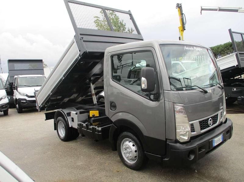 Usata Nissan Cabstar 150 CV (110 kW) 2017 Grigio Pick-up