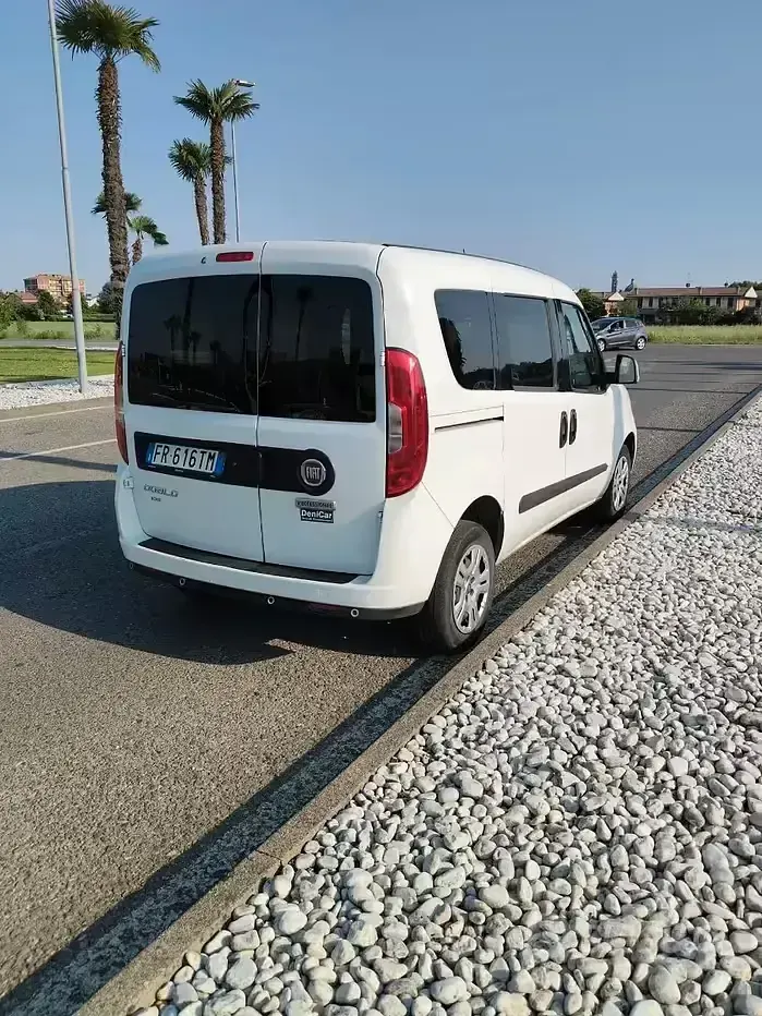 Usata Fiat Doblò Easy 105 CV (77 kW) 2018 Bianco Monovolume